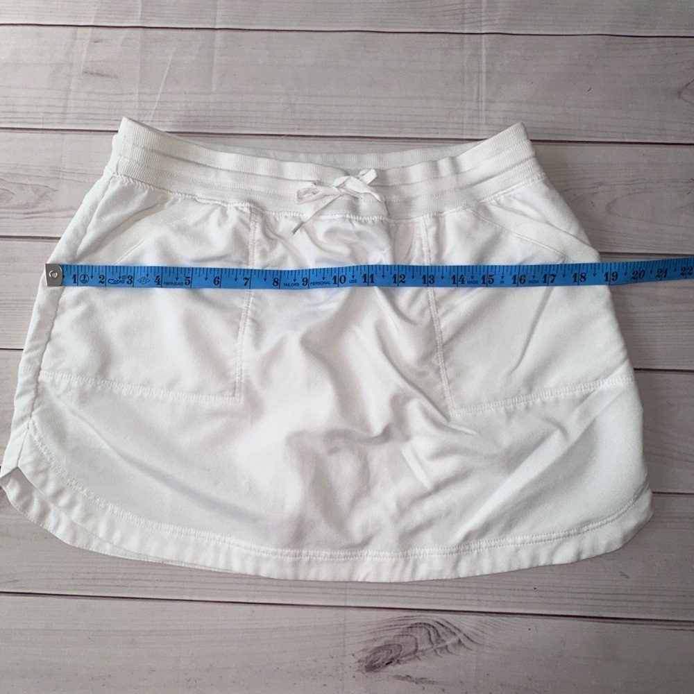 Reel Legends White Athletic Skort Size Medium Tennis Fishing Pickleball - Picture 5 of 7